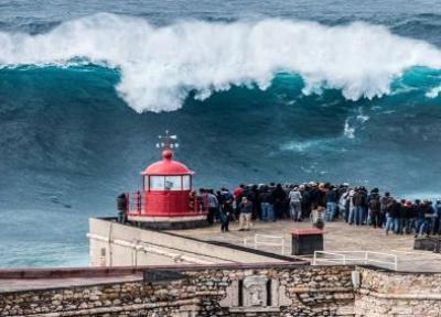 امواج غول پیکرشهر ساحلی نازاره در پرتغال