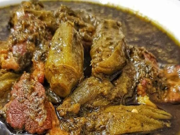 طرز تهیه خورش بامیه با سبزی لذیذ و خوشمزه در 8 مرحله ساده